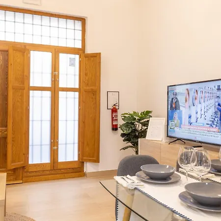 Loft Con Terraza Junto A Torres De Quart Διαμέρισμα *